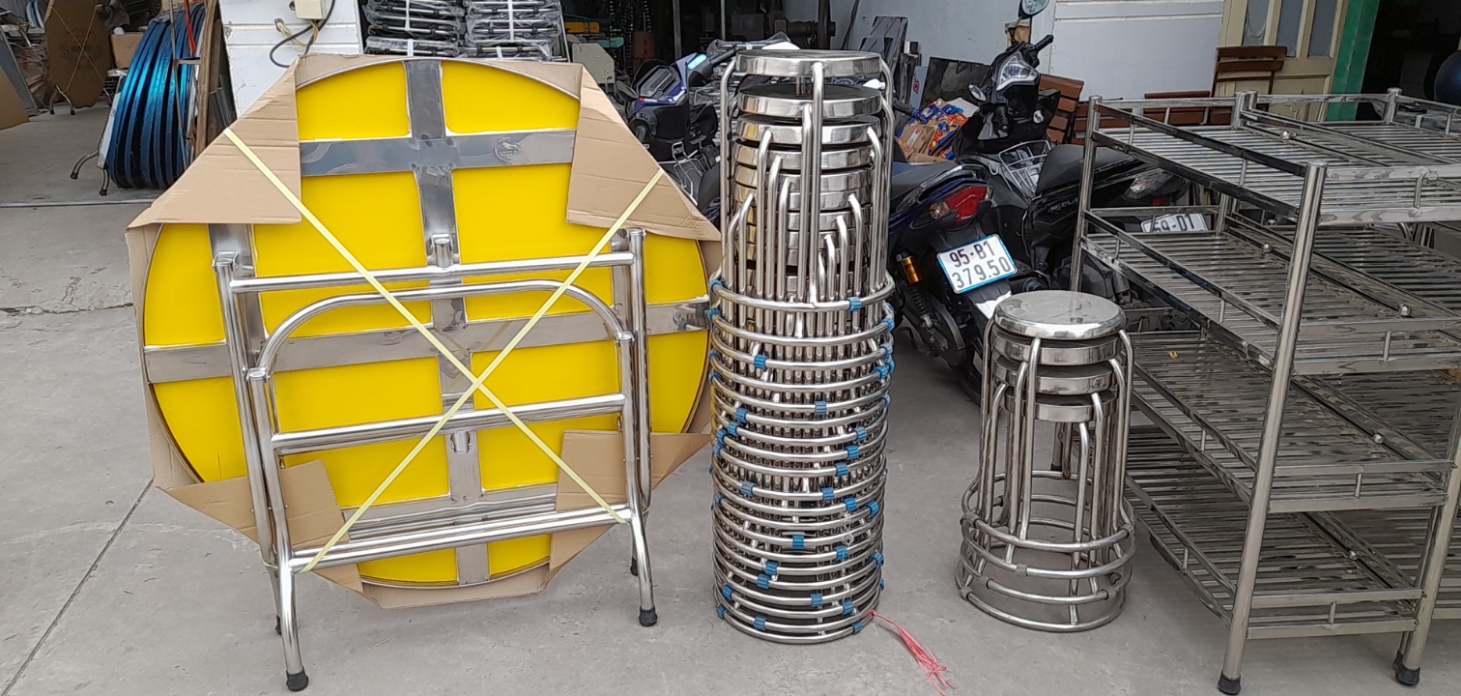 Bàn inox ép mặt nhựa mặt sau